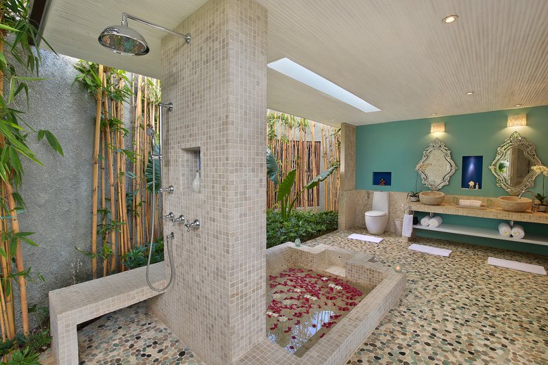 One Bedroom Ocean View - Santorini Bathroom