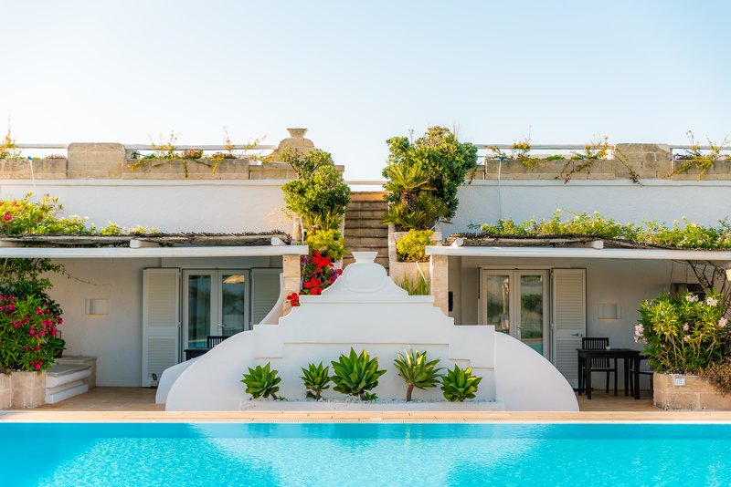 Sunrise Room pool view