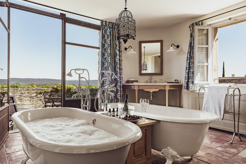 Signature Ventoux Suite Bathroom