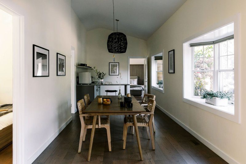 3BR Cottage Dining Room and Fully Equipped Kitchen