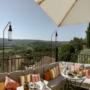 La Table Du Ventoux Restaurant Terrasse