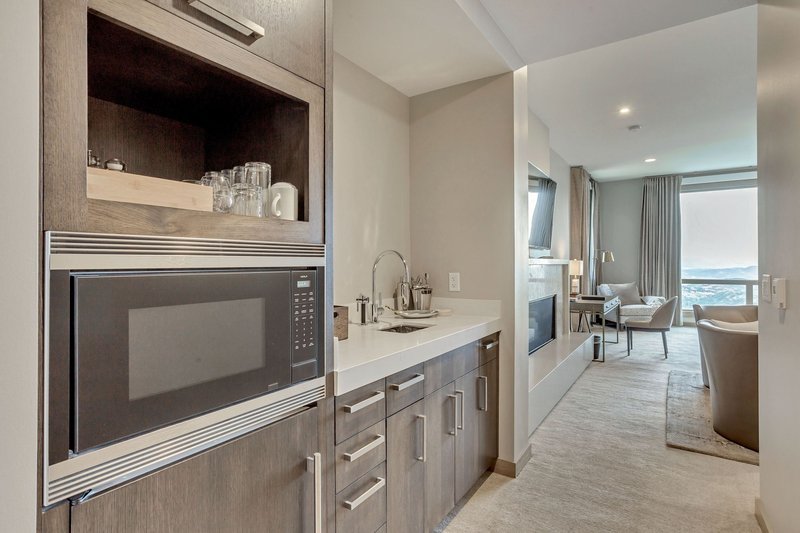 Platinum Room Kitchenette