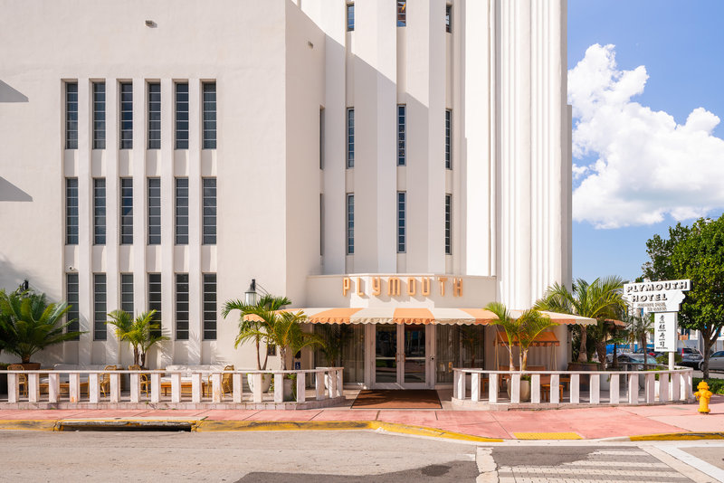 Plymouth Hotel Exterior