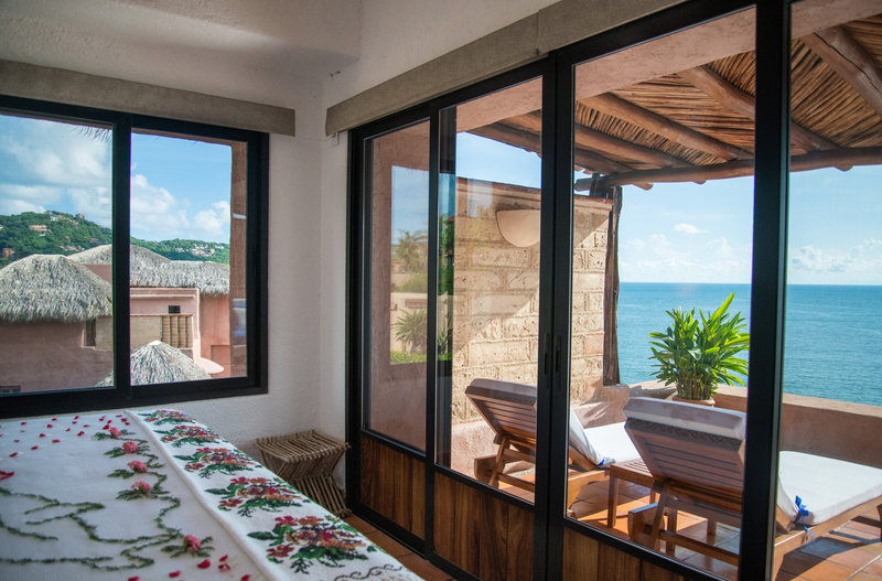 Oceanfront Terrace Suite