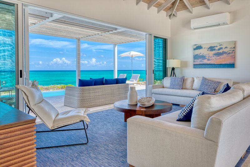 Three Bedroom Peninsula Oceanfront Coral Villa Living Area